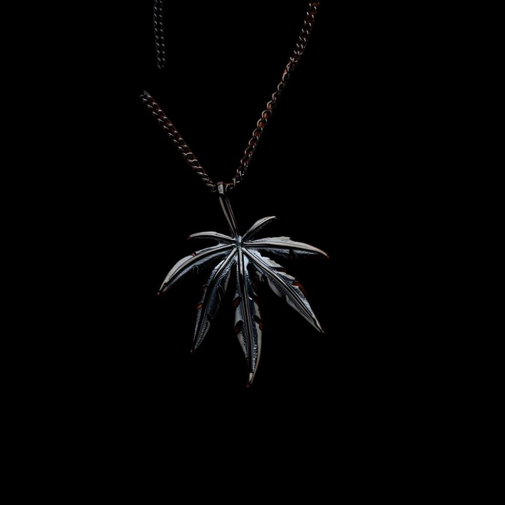 Maple Leaf Necklace Leaf Pendant Charm Chain Necklace for Men and Women Hip Hop Stainless Steel Necklaces Jewelry Gift