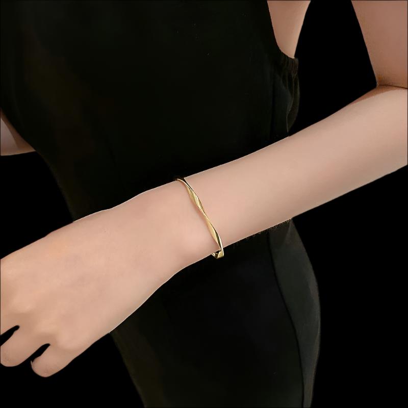 Classic Premium Retro Twisted Gold Color Metal Bracelet Women New Trend Girls Unusual Jewelry